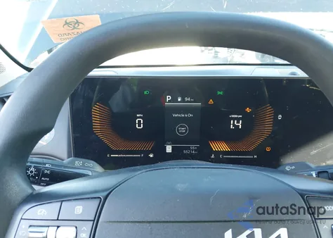 2025 Kia K4 Lxs z USA, uszkodzony, nr VIN 3KPFT4DE8SE015807